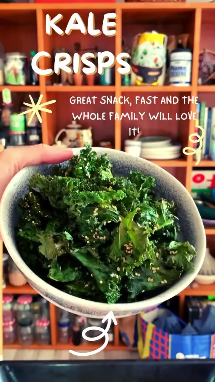 Easy Kale Crisps by Skarabo Life