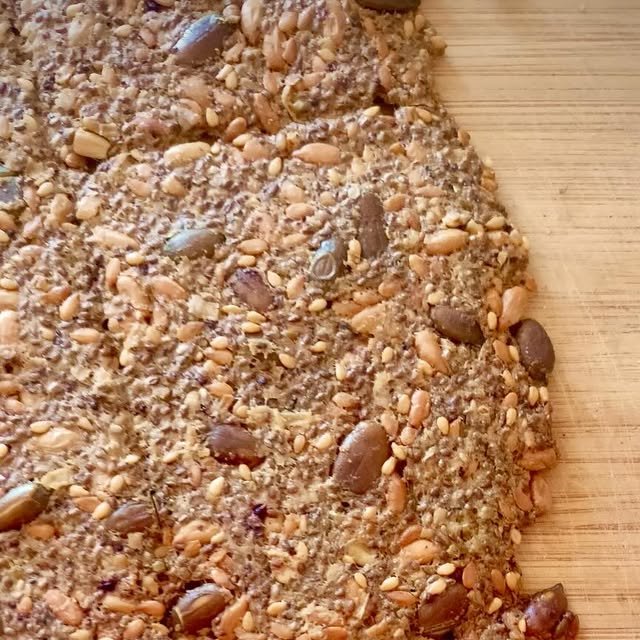 Seed Crackers by Skarabo Life